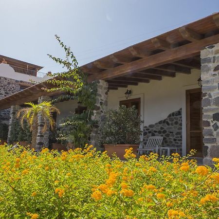 ליפארי Hotel Residence Acquacalda מראה חיצוני תמונה