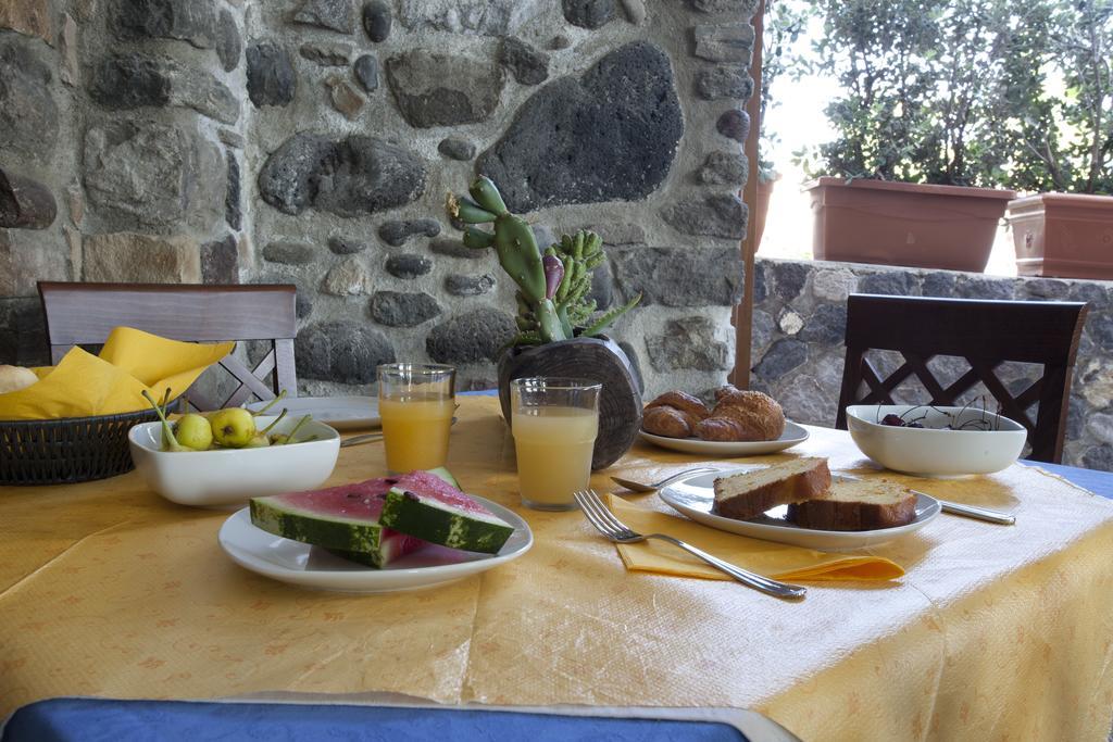 ליפארי Hotel Residence Acquacalda מראה חיצוני תמונה