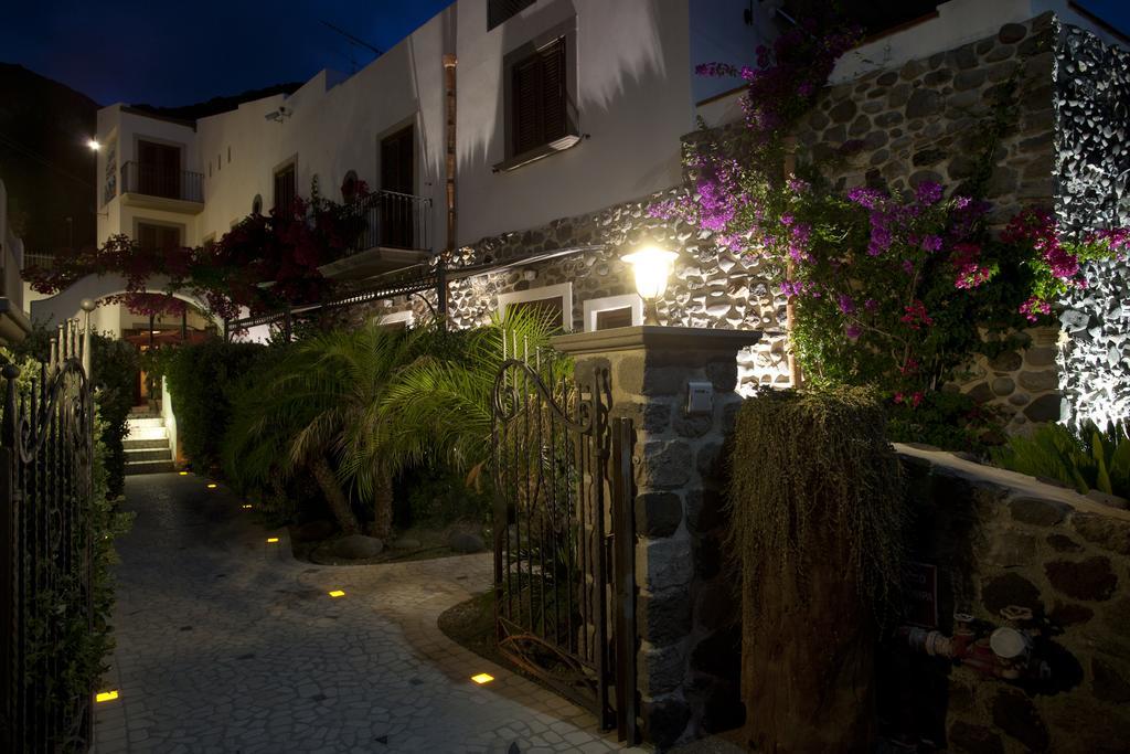ליפארי Hotel Residence Acquacalda מראה חיצוני תמונה