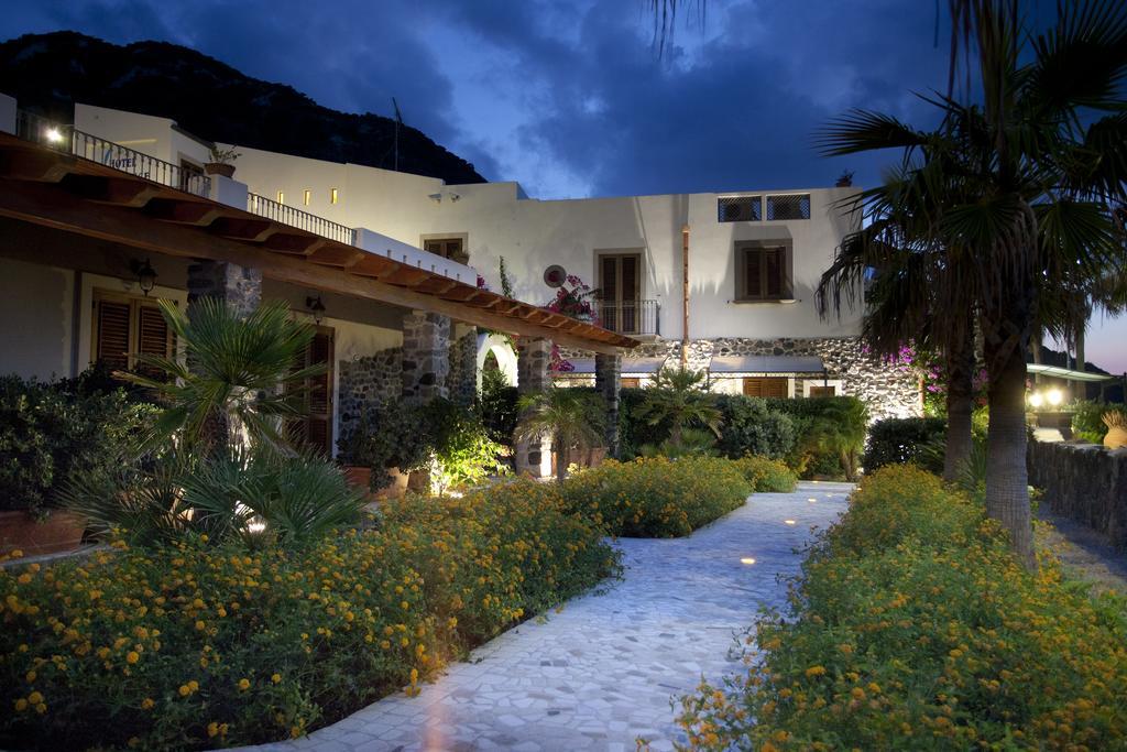 ליפארי Hotel Residence Acquacalda מראה חיצוני תמונה