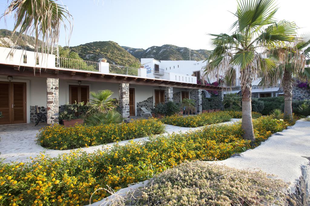 ליפארי Hotel Residence Acquacalda מראה חיצוני תמונה