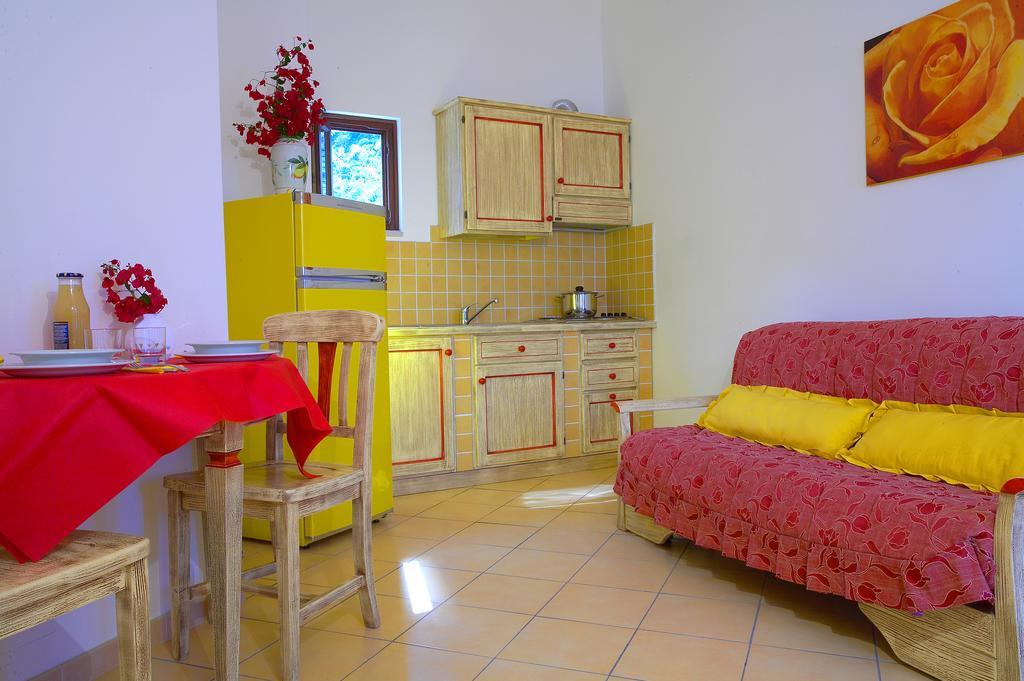 ליפארי Hotel Residence Acquacalda מראה חיצוני תמונה