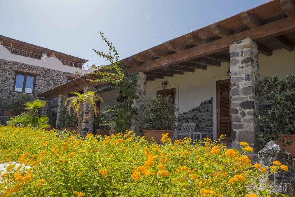 ליפארי Hotel Residence Acquacalda מראה חיצוני תמונה