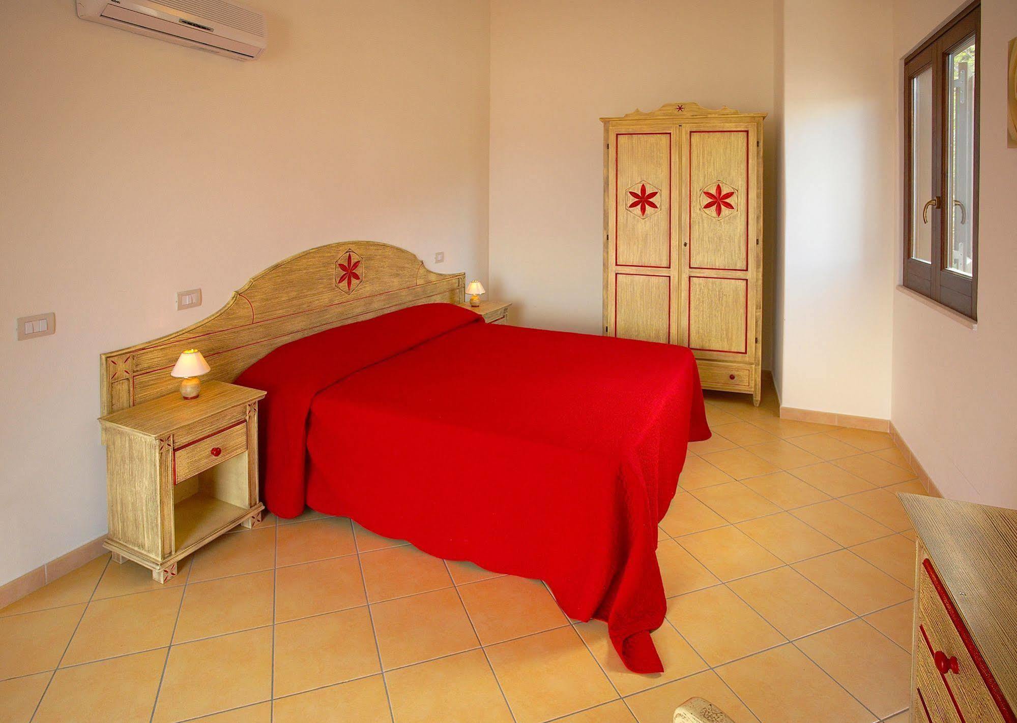 ליפארי Hotel Residence Acquacalda מראה חיצוני תמונה