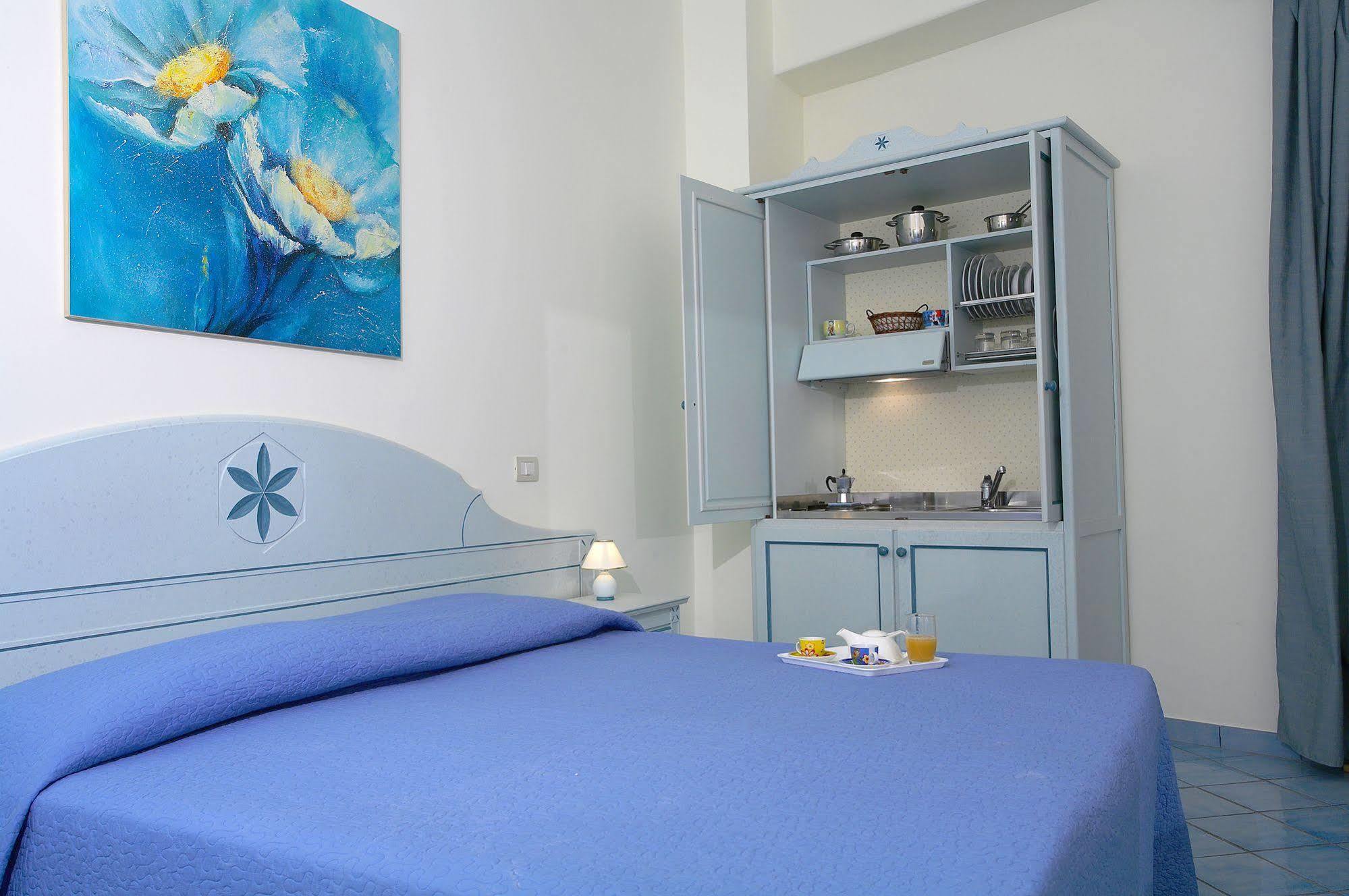 ליפארי Hotel Residence Acquacalda מראה חיצוני תמונה