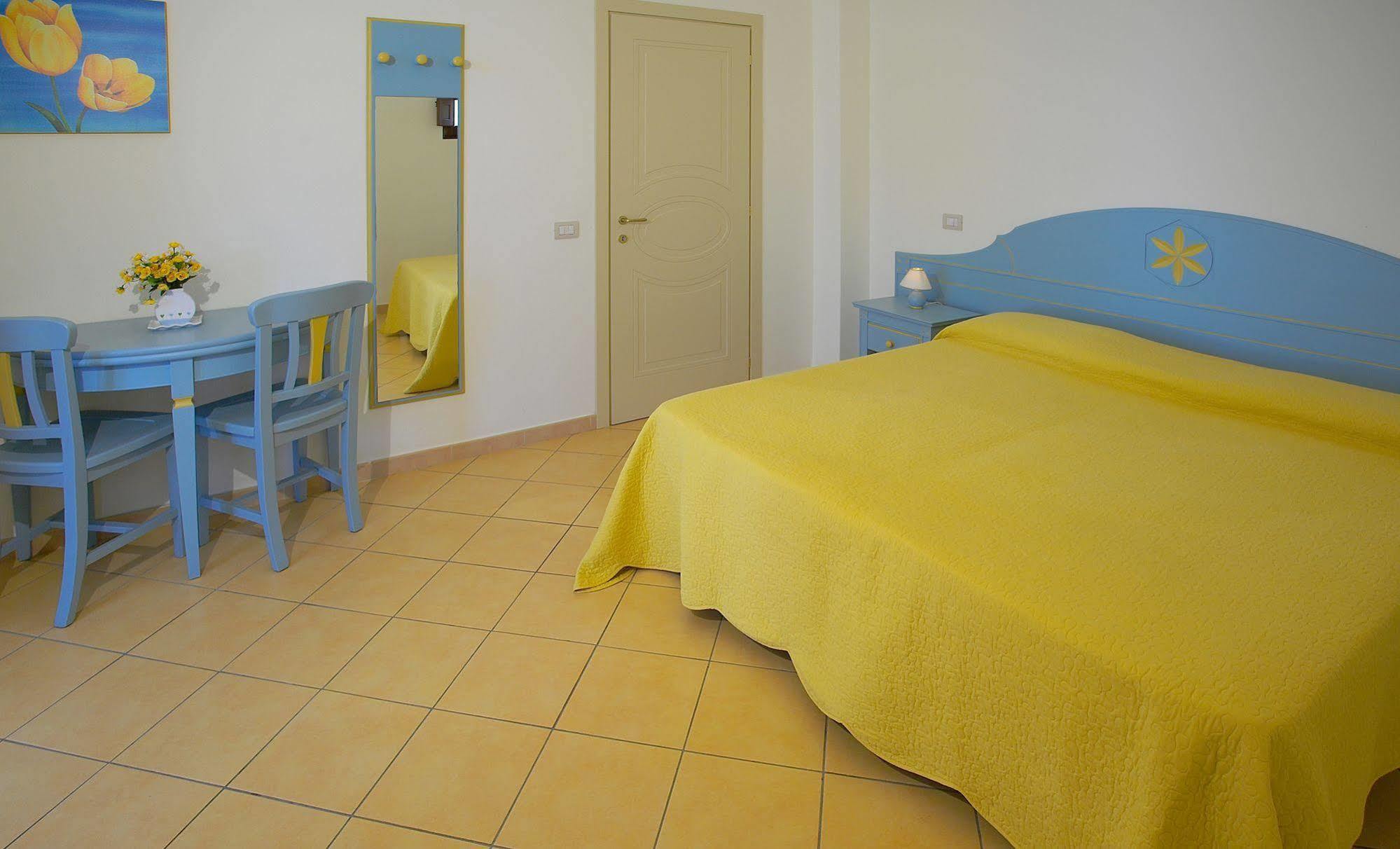 ליפארי Hotel Residence Acquacalda מראה חיצוני תמונה