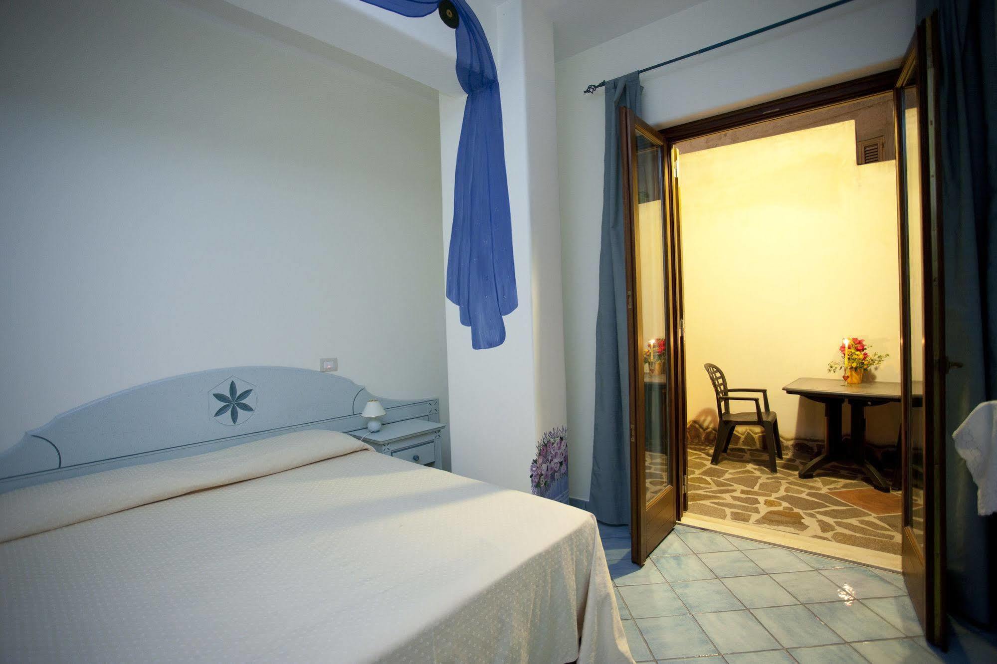 ליפארי Hotel Residence Acquacalda מראה חיצוני תמונה