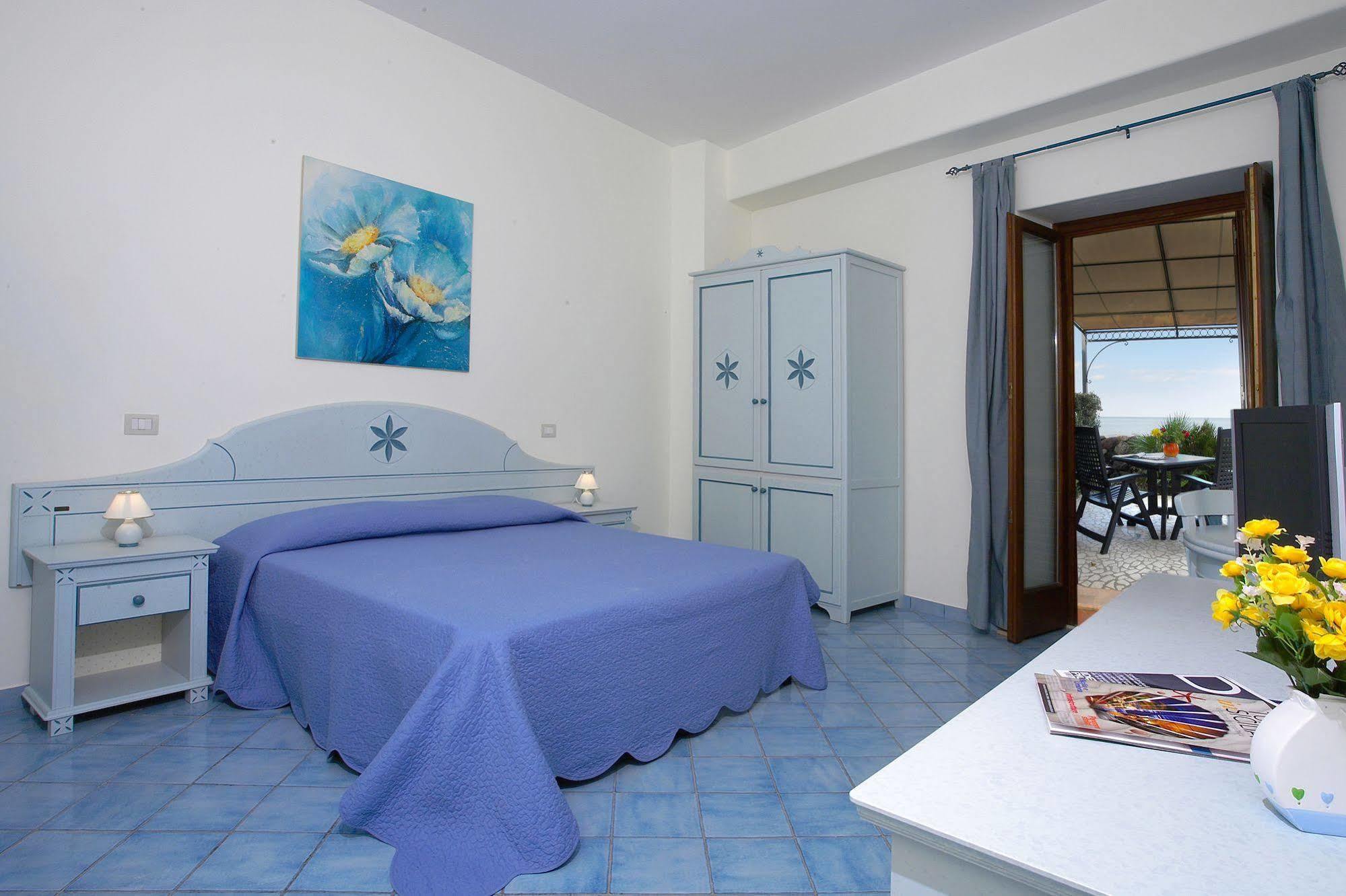 ליפארי Hotel Residence Acquacalda מראה חיצוני תמונה