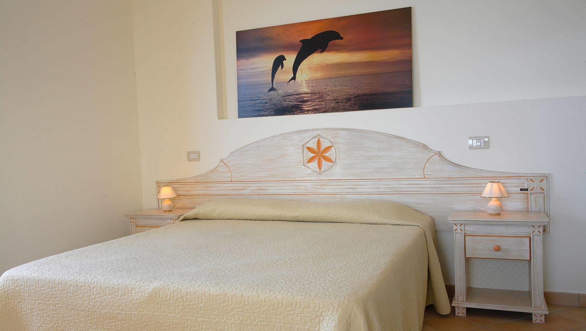 ליפארי Hotel Residence Acquacalda מראה חיצוני תמונה