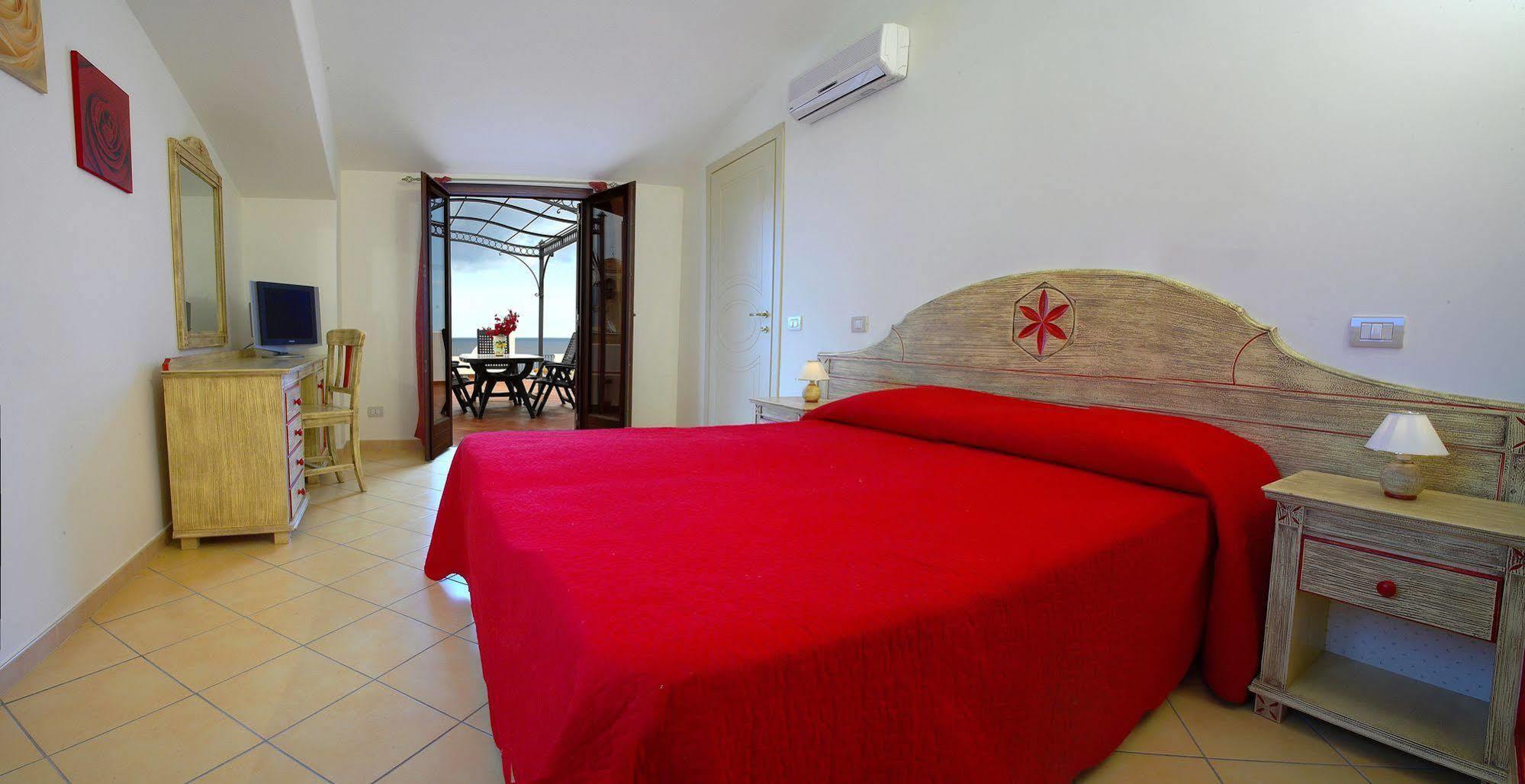 ליפארי Hotel Residence Acquacalda מראה חיצוני תמונה
